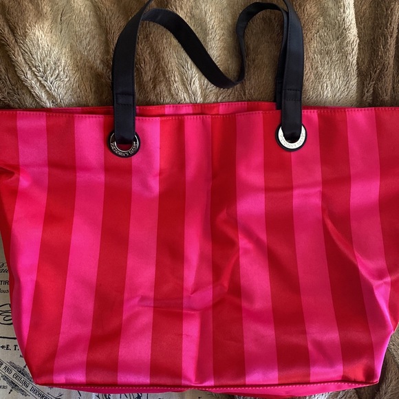 💞 HOST PICK 💞🛍 Victorias Secret Tote Bag 🛍 - Picture 5 of 6